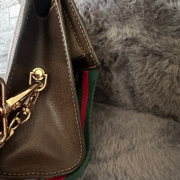 ***Sold*** Gucci Handbag Authentic - Picture 4 of 11